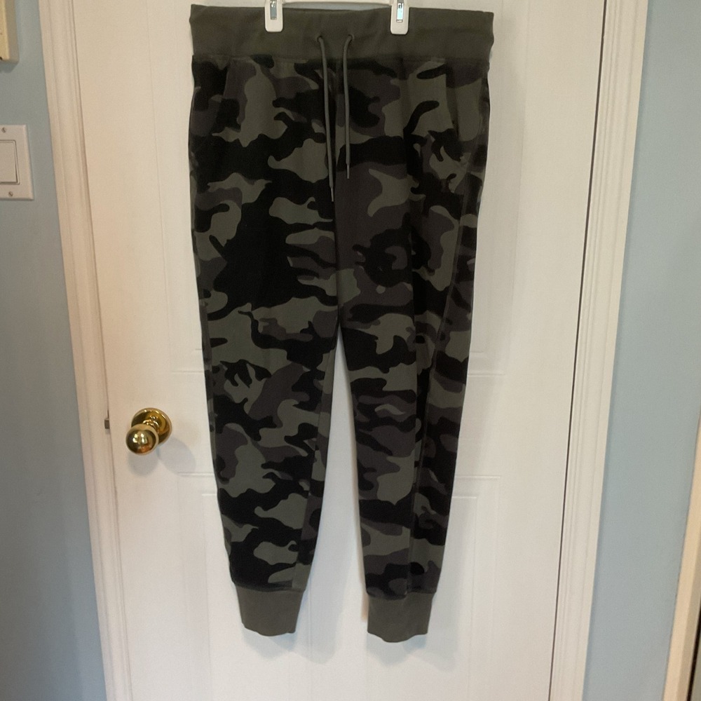 Champion Joggers Mens Large Green Camo Excellent Fleece Lined Sweatpants